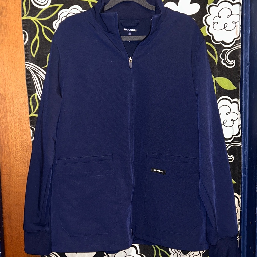 Jaanuu Women's Ceri Essential Six-Pocket Full-Zip Scrub Jacket Mid. Navy Sz XL